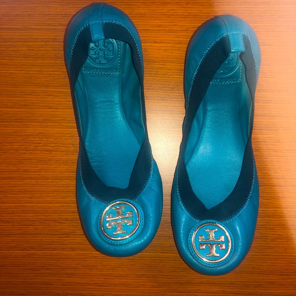 Gently Used Tory Burch  Leather Scrunch Ballet Size 6